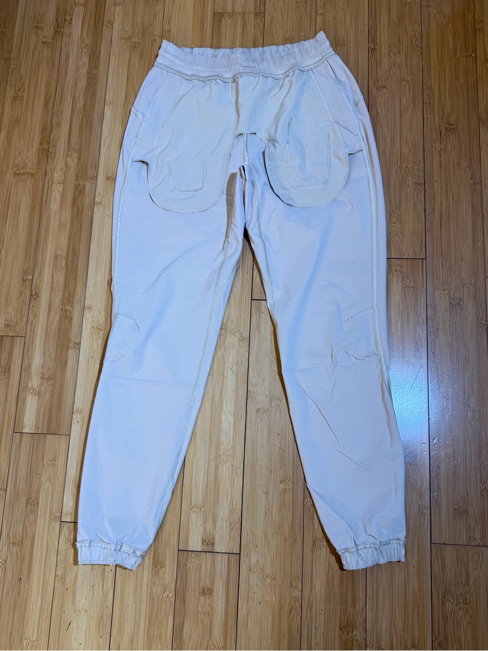 Lululemon Adapted State High-Rise Jogger *Short
Warm Ash Grey Size 4 - Picture 9 of 15